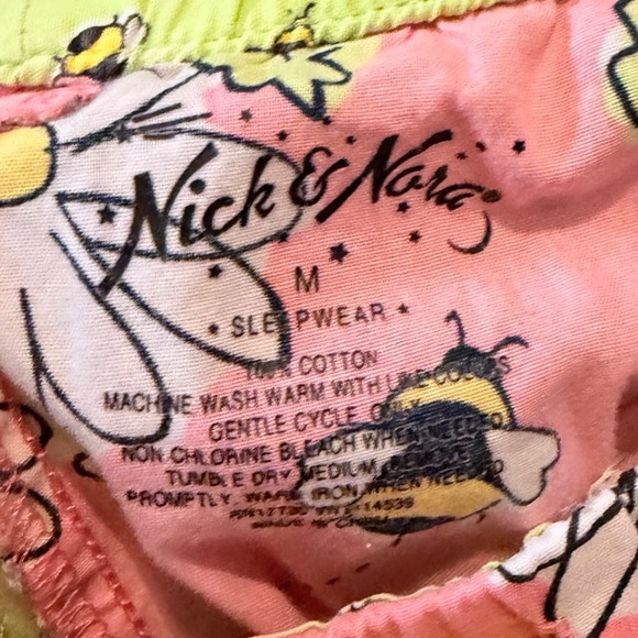 Nick & Nora Women's Medium Pink Daisy Bee Print Pajama Pants Sleepwear M - Picture 3 of 5